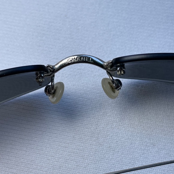 Vintage Chanel 4002 Sunglasses - Picture 3 of 7